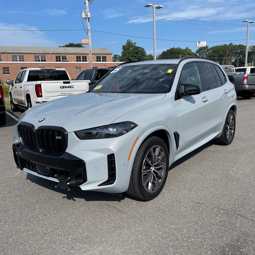 2025 BMW X5 M60i
