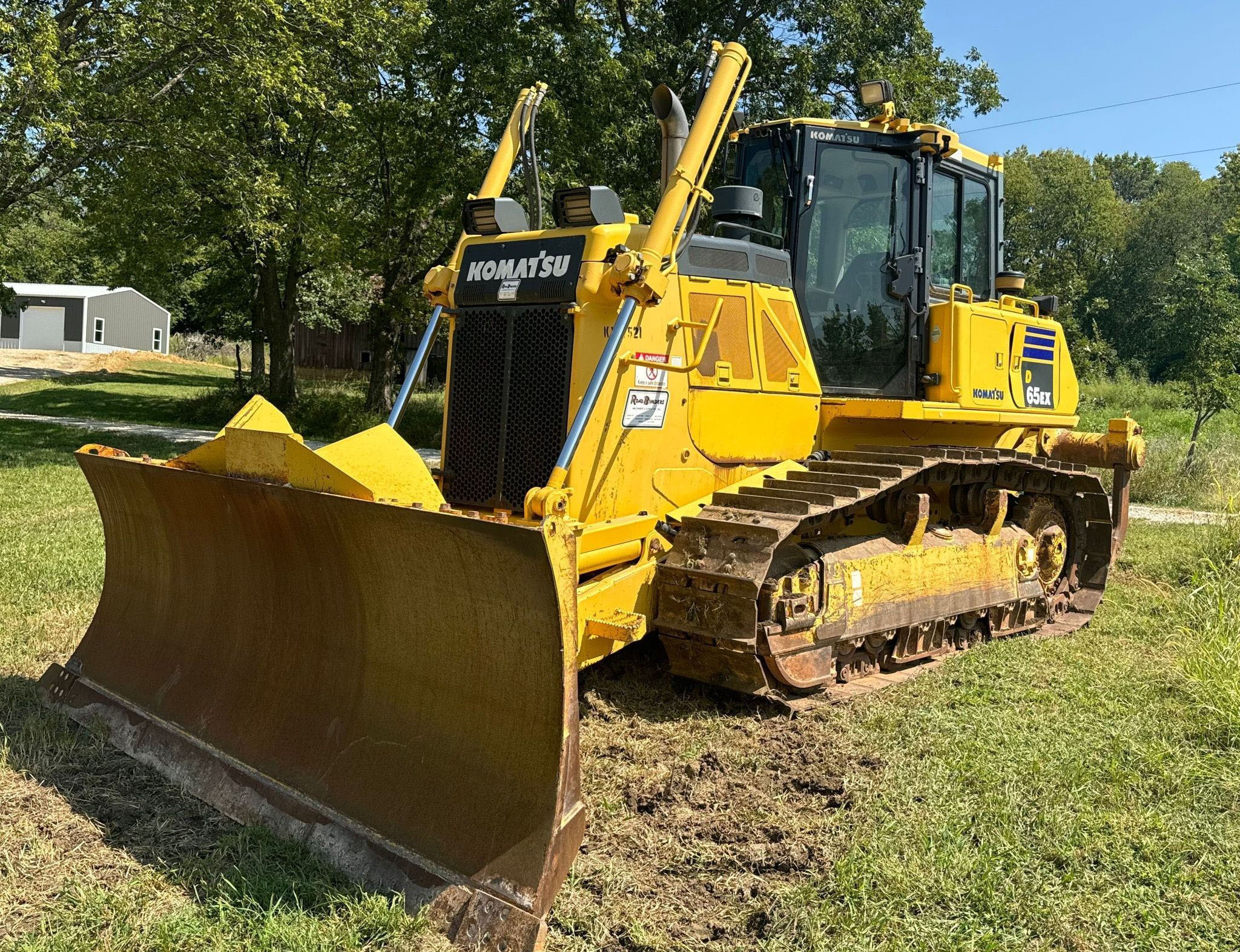 2017 Komatsu D65EX-18 Bulldozer