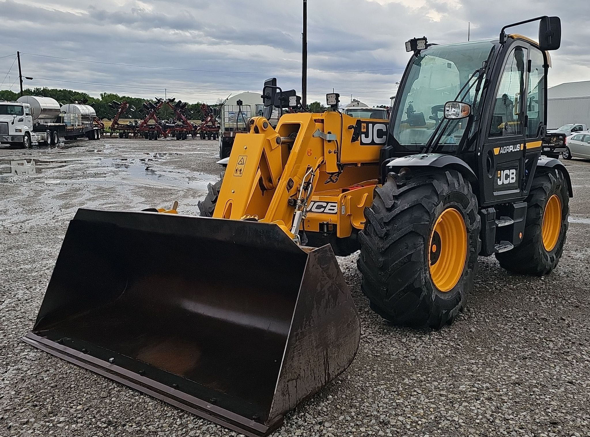 2023 JCB 542-70AG Telehandler