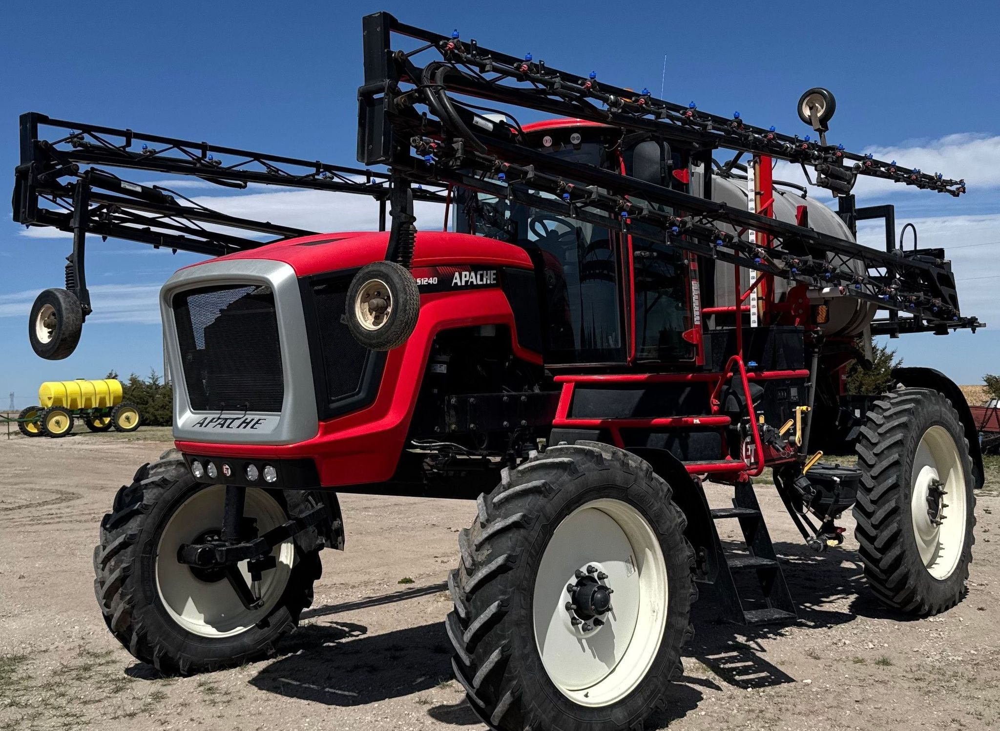 2019 Apache AS1240 Sprayer