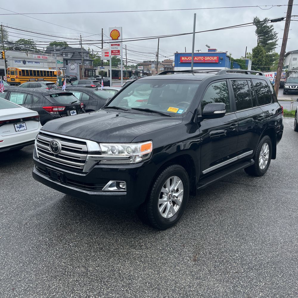 2017 Toyota Land Cruiser Base