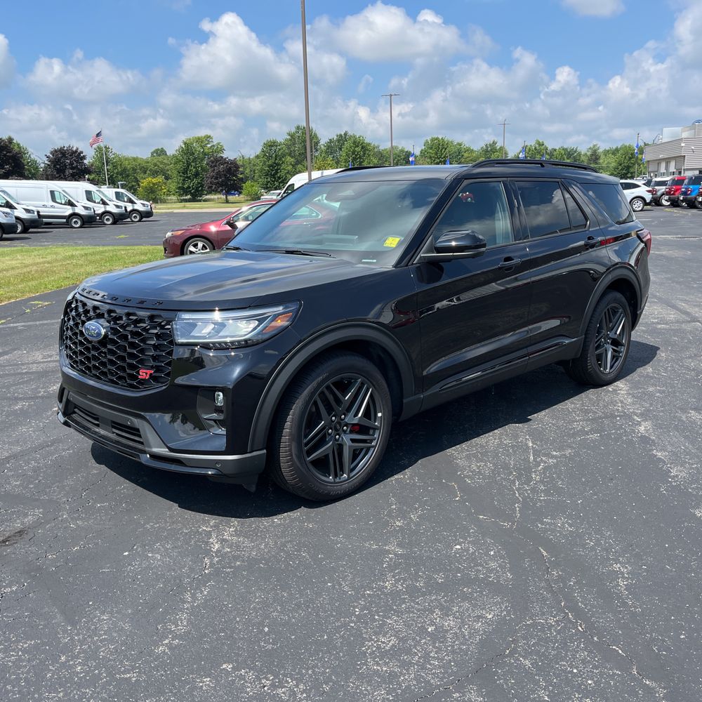 2025 Ford Explorer ST
