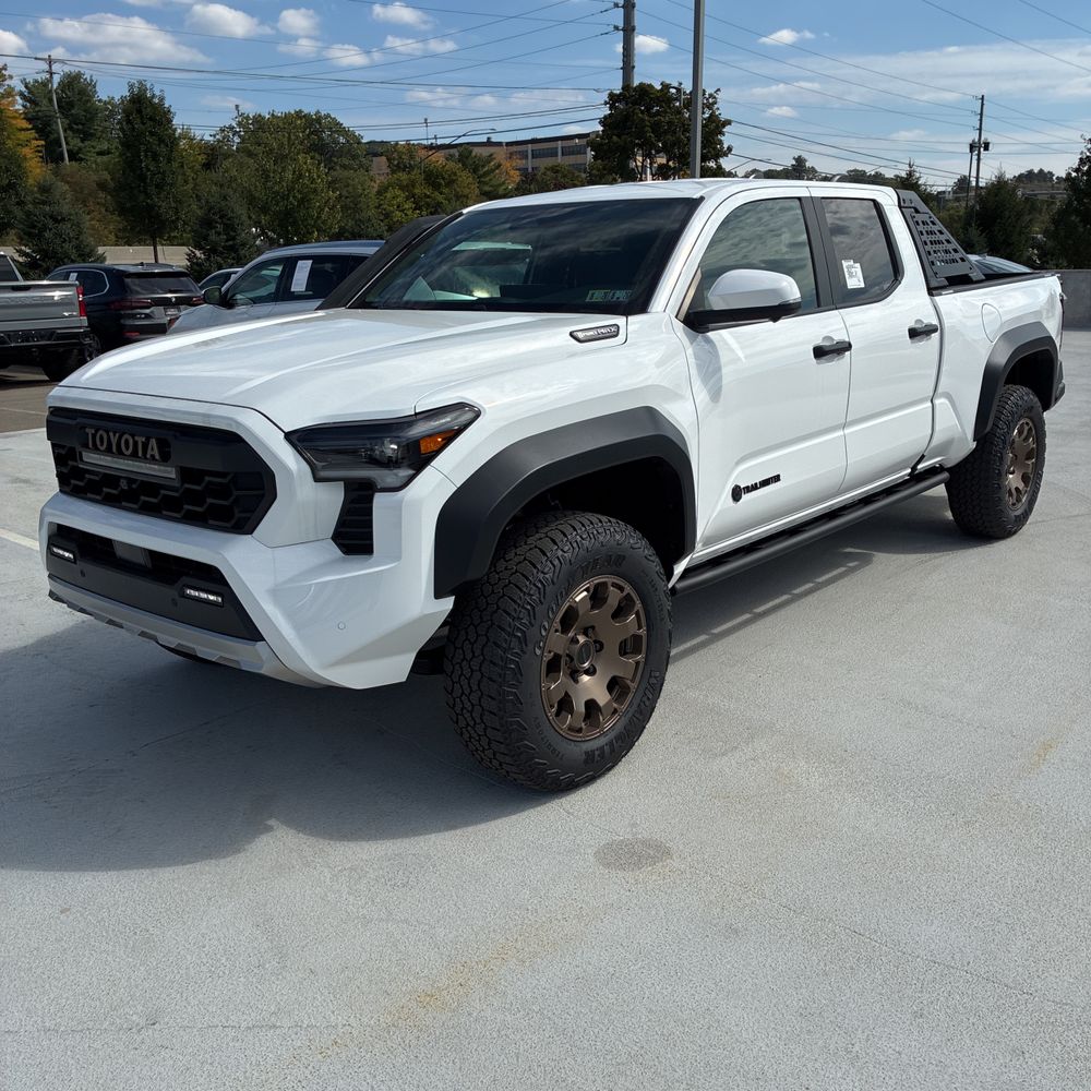 2025 Toyota Tacoma Trailhunter HV