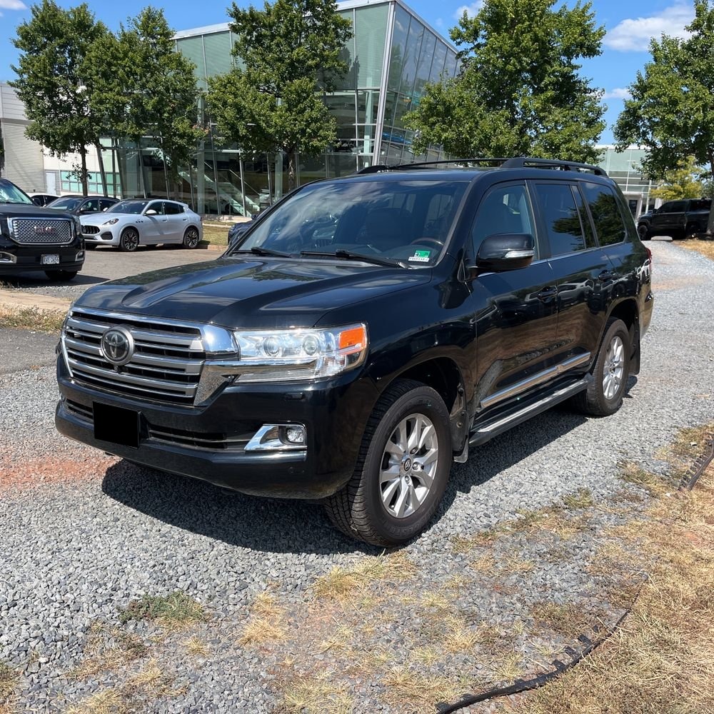 2017 Toyota Land Cruiser Base
