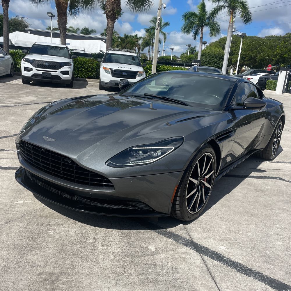 2018 Aston Martin DB11 Base