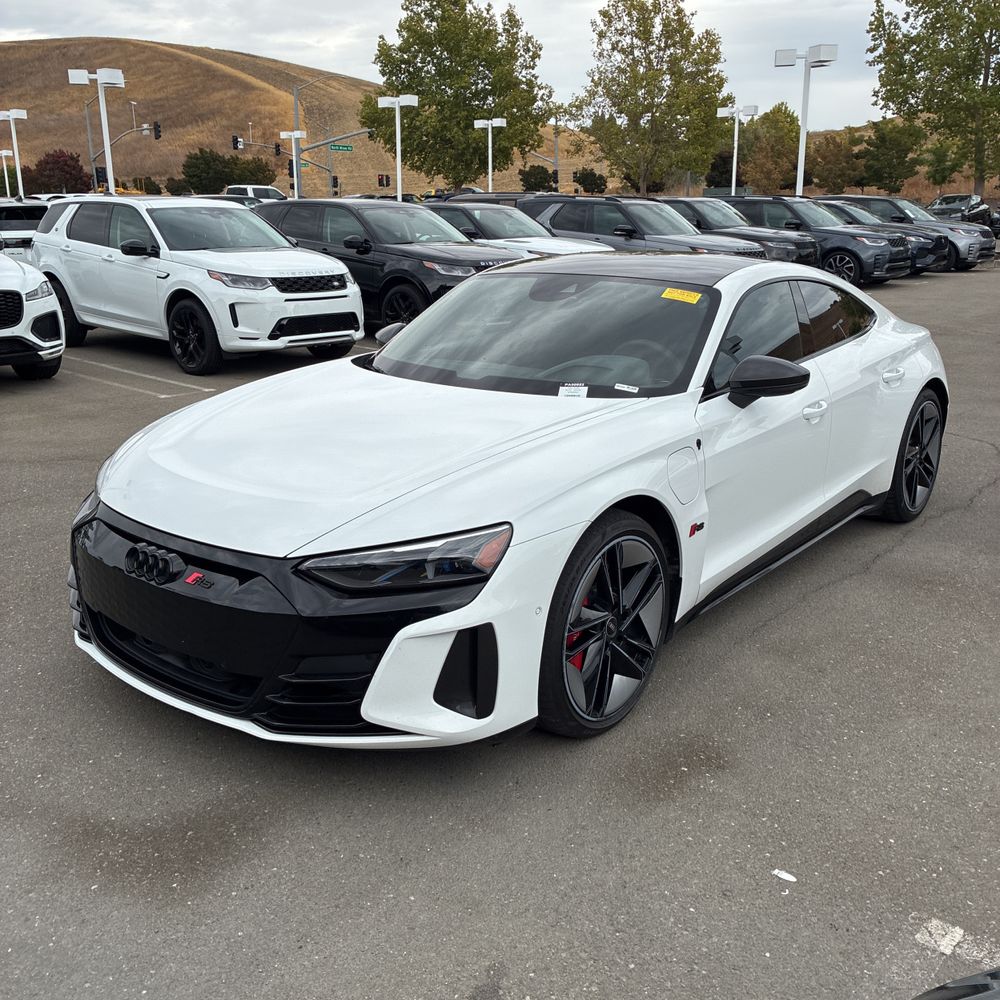 2022 Audi e-tron GT RS