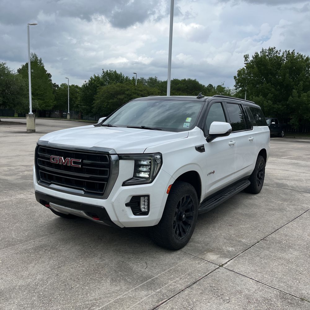 2022 GMC Yukon XL AT4
