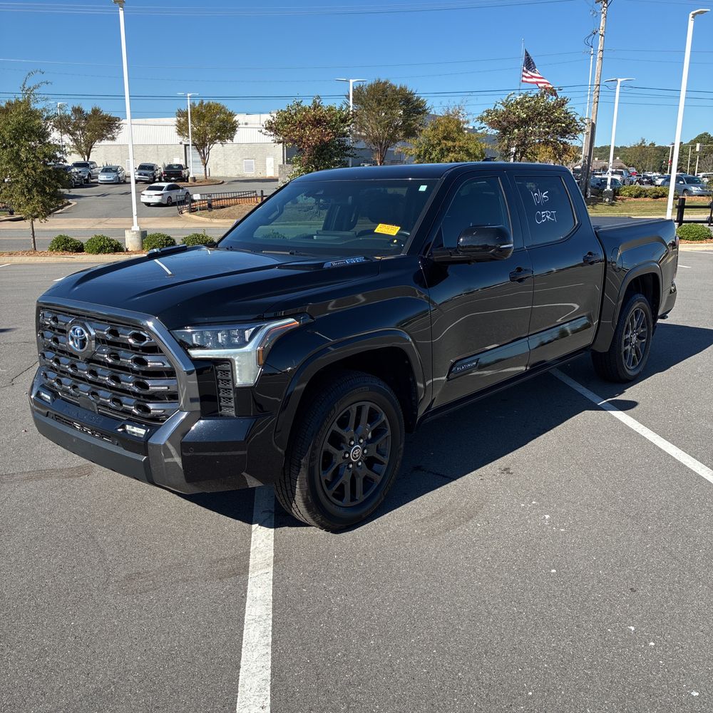 2023 Toyota Tundra Platinum HV