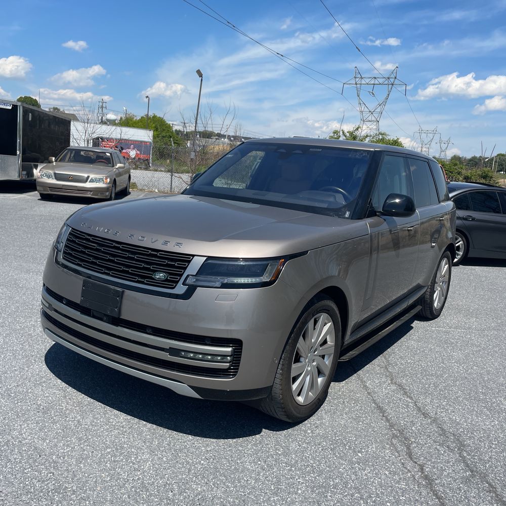 2023 Land Rover Range Rover P440e SE