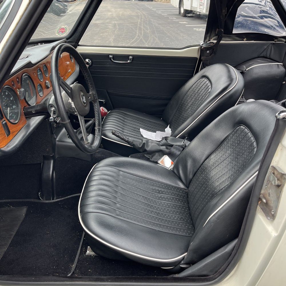 1968 Triumph TR5 PI (2500)