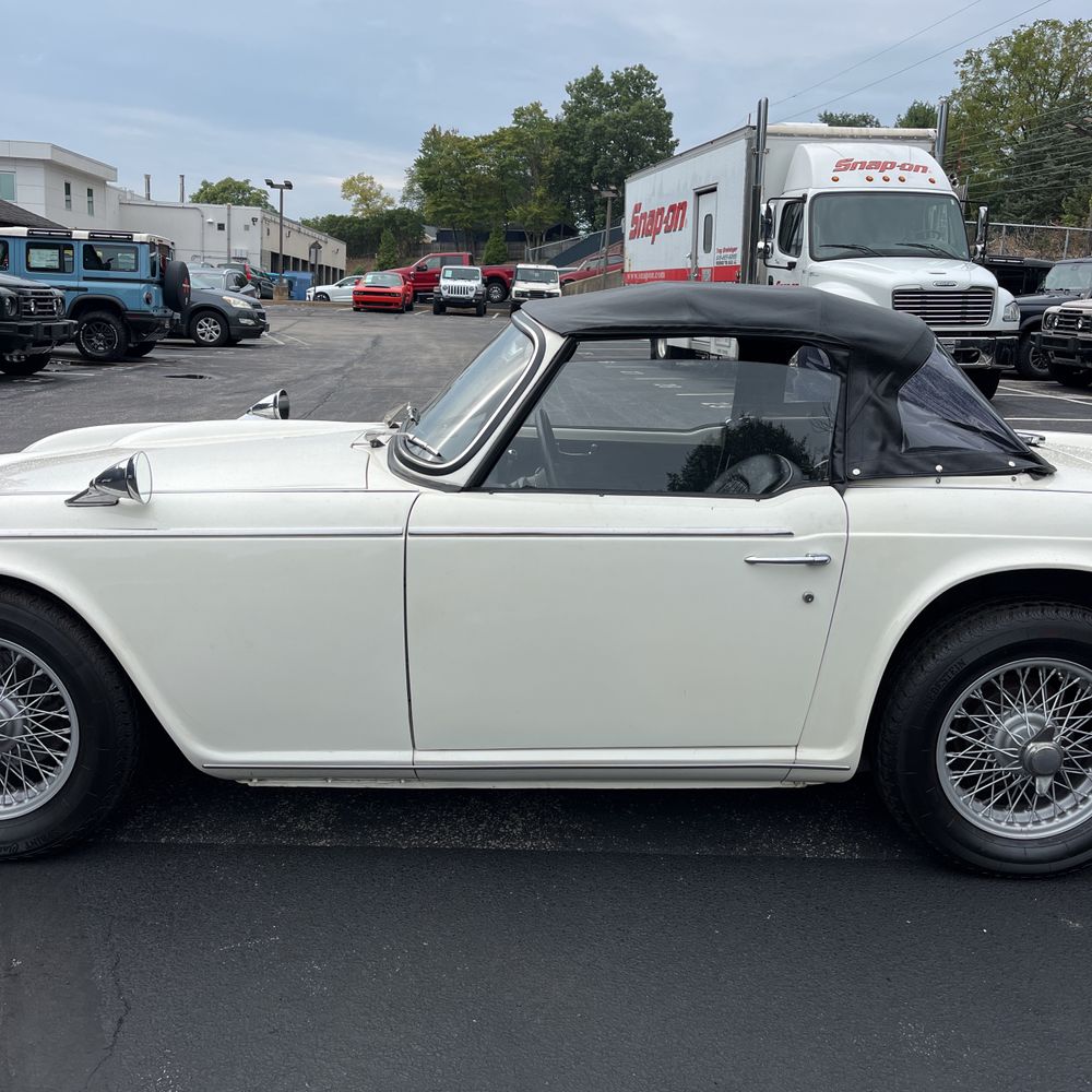1968 Triumph TR5 PI (2500)