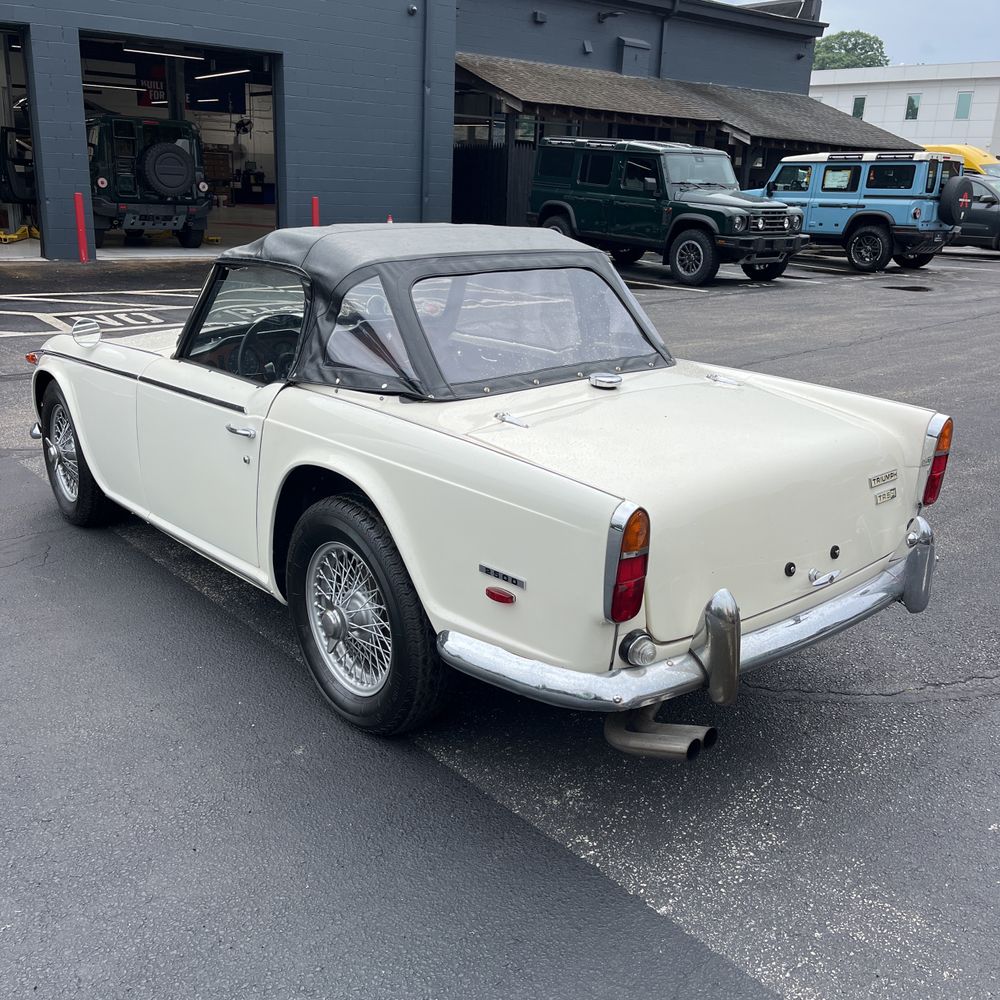 1968 Triumph TR5 PI (2500)