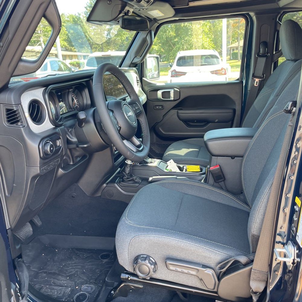 2025 Jeep Wrangler Sport S