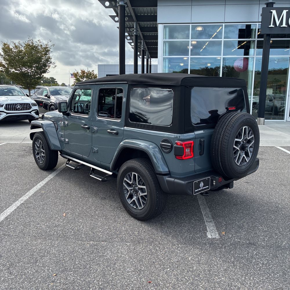 2024 Jeep Wrangler Sahara