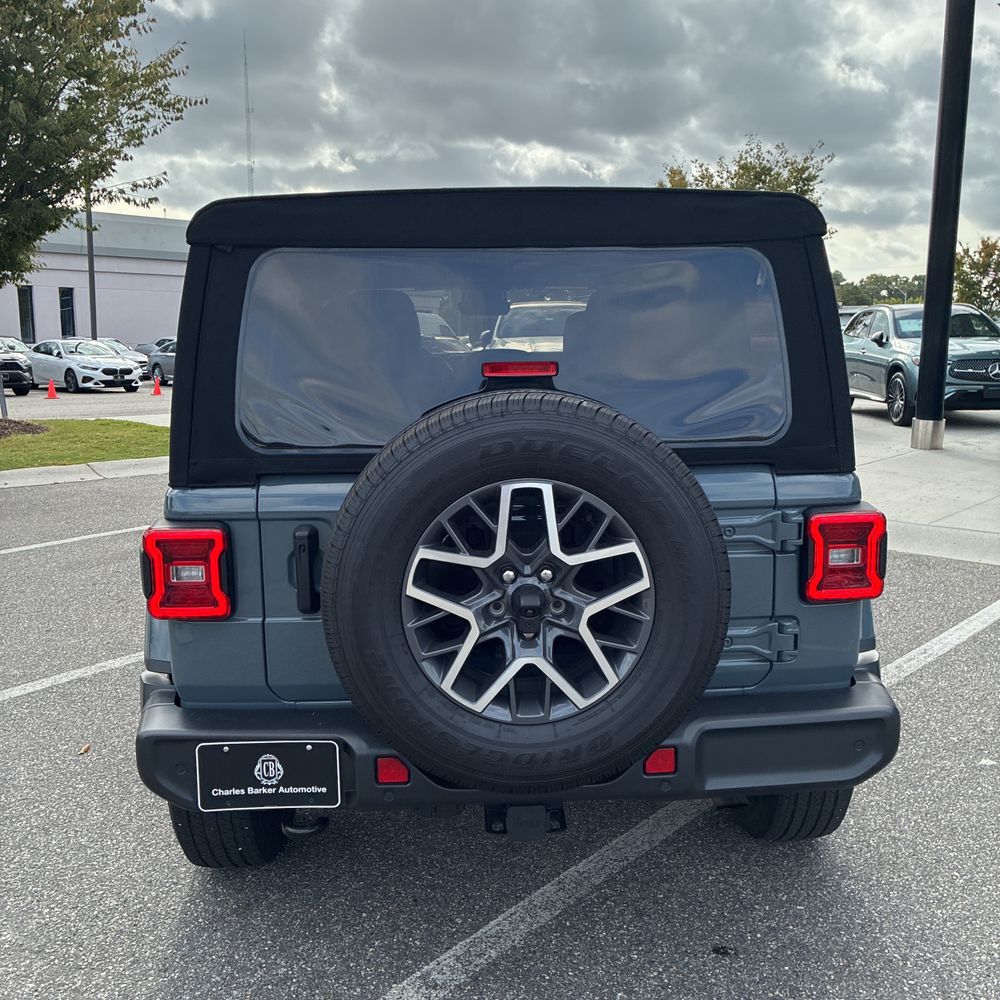 2024 Jeep Wrangler Sahara