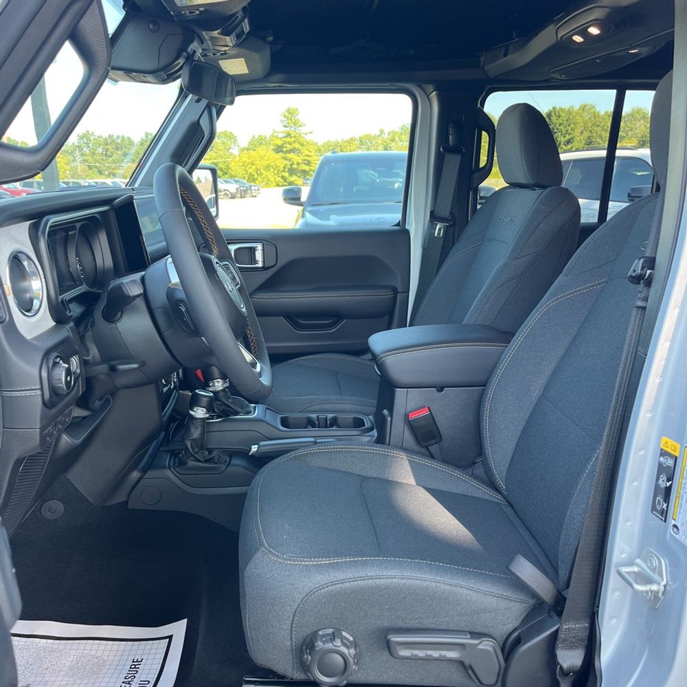 2024 Jeep Wrangler Sahara