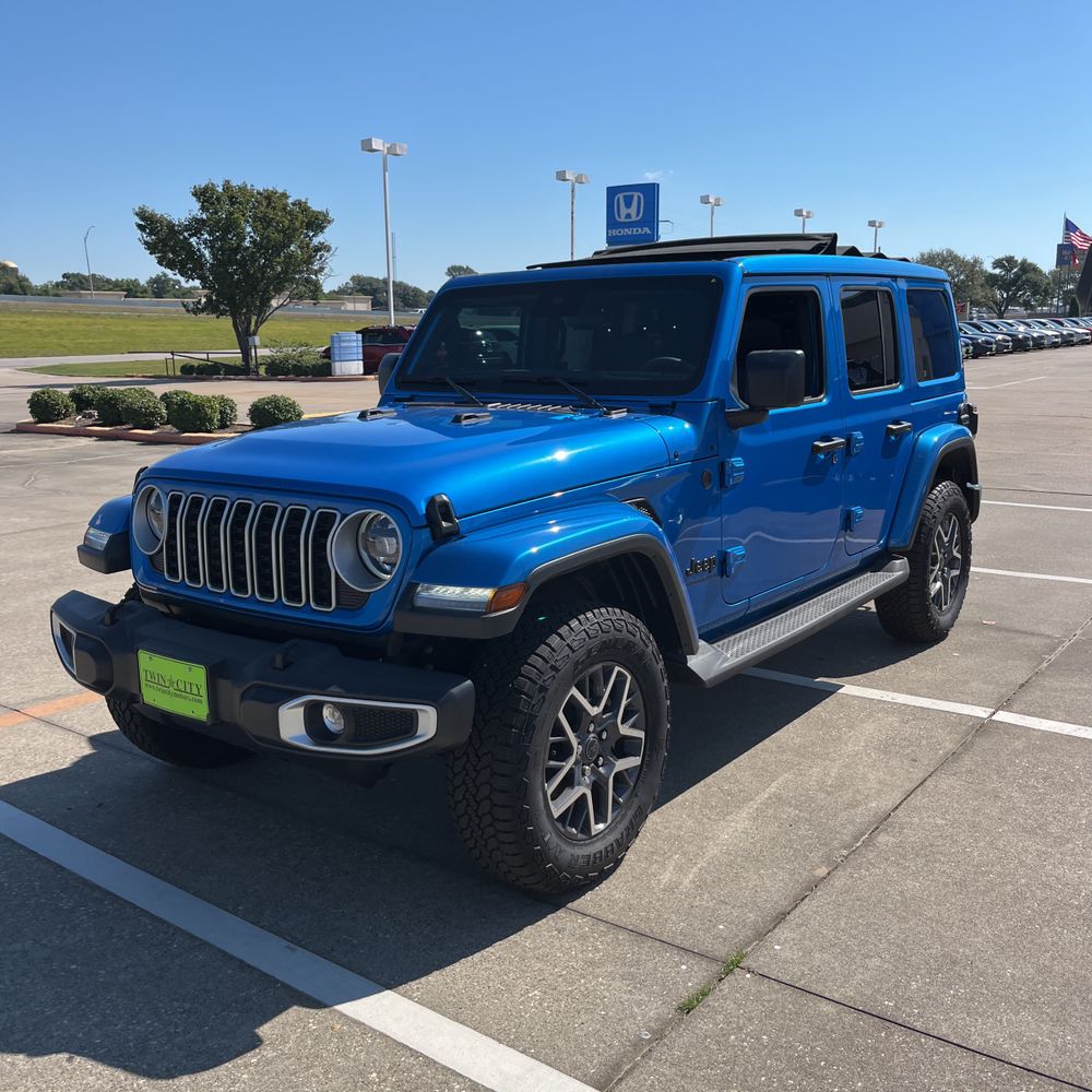 2025 Jeep Wrangler Sahara