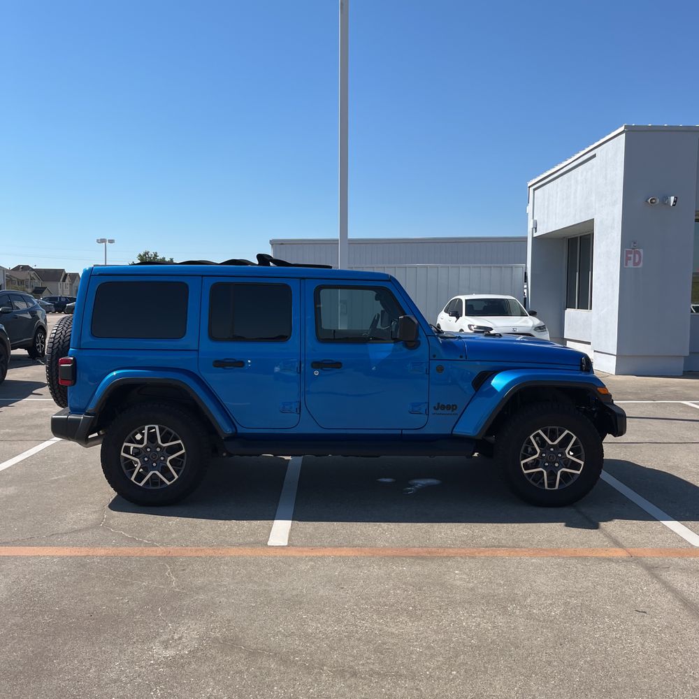 2025 Jeep Wrangler Sahara
