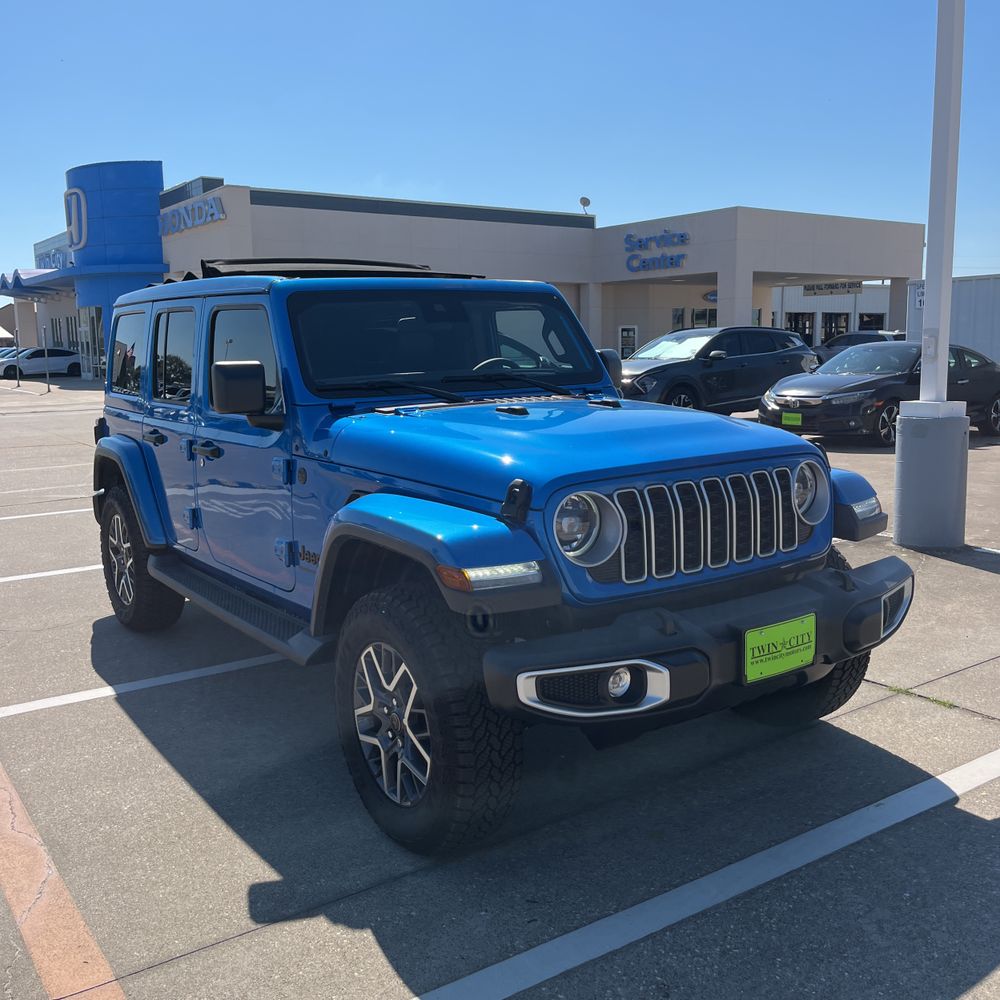 2025 Jeep Wrangler Sahara