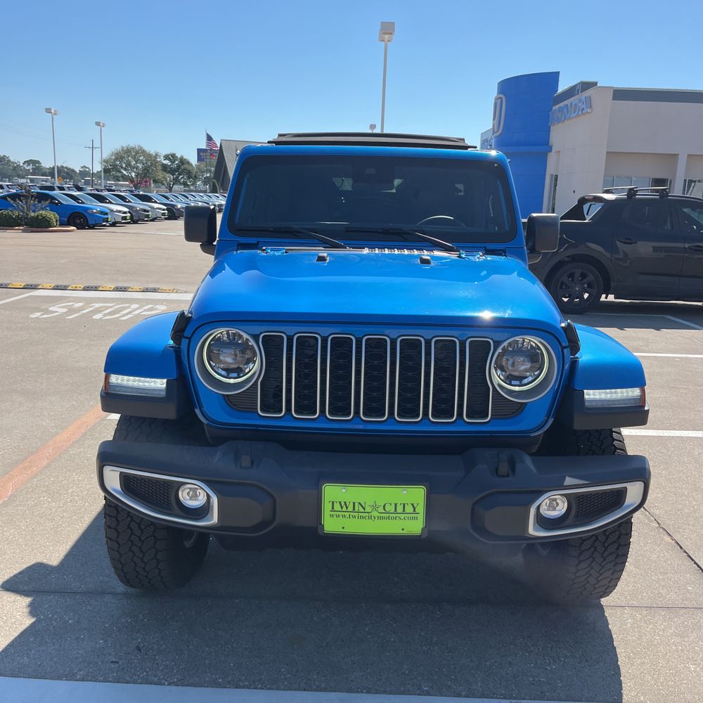 2025 Jeep Wrangler Sahara