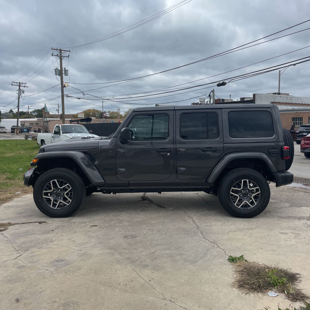 2025 Jeep Wrangler Sahara