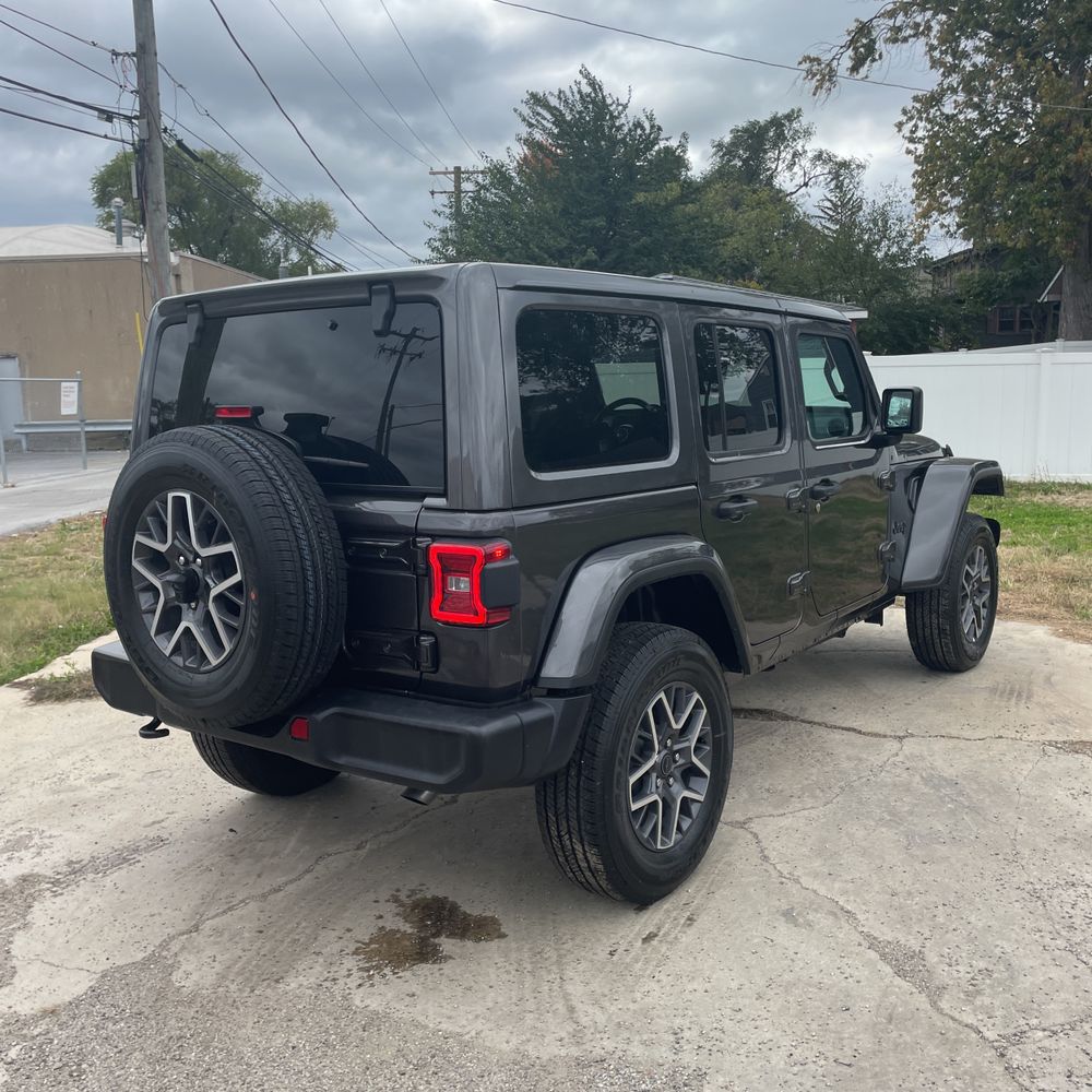 2025 Jeep Wrangler Sahara