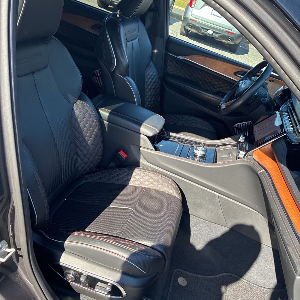 2023 Jeep Grand Cherokee Summit Reserve