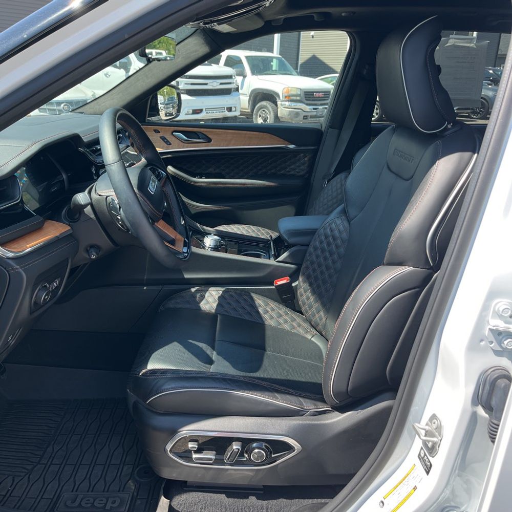 2024 Jeep Grand Cherokee Summit Reserve