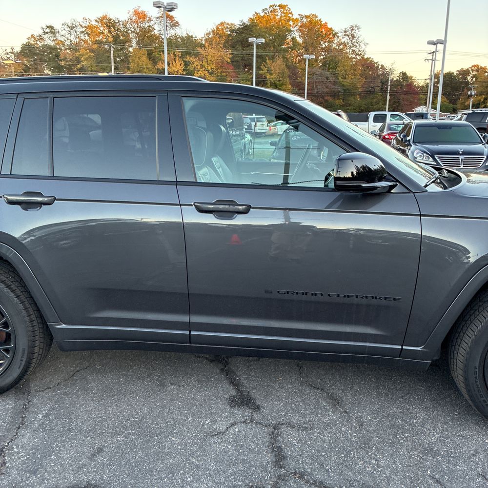2025 Jeep Grand Cherokee Summit
