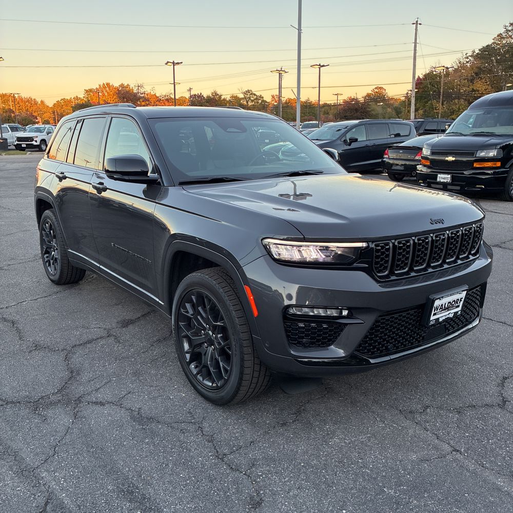 2025 Jeep Grand Cherokee Summit