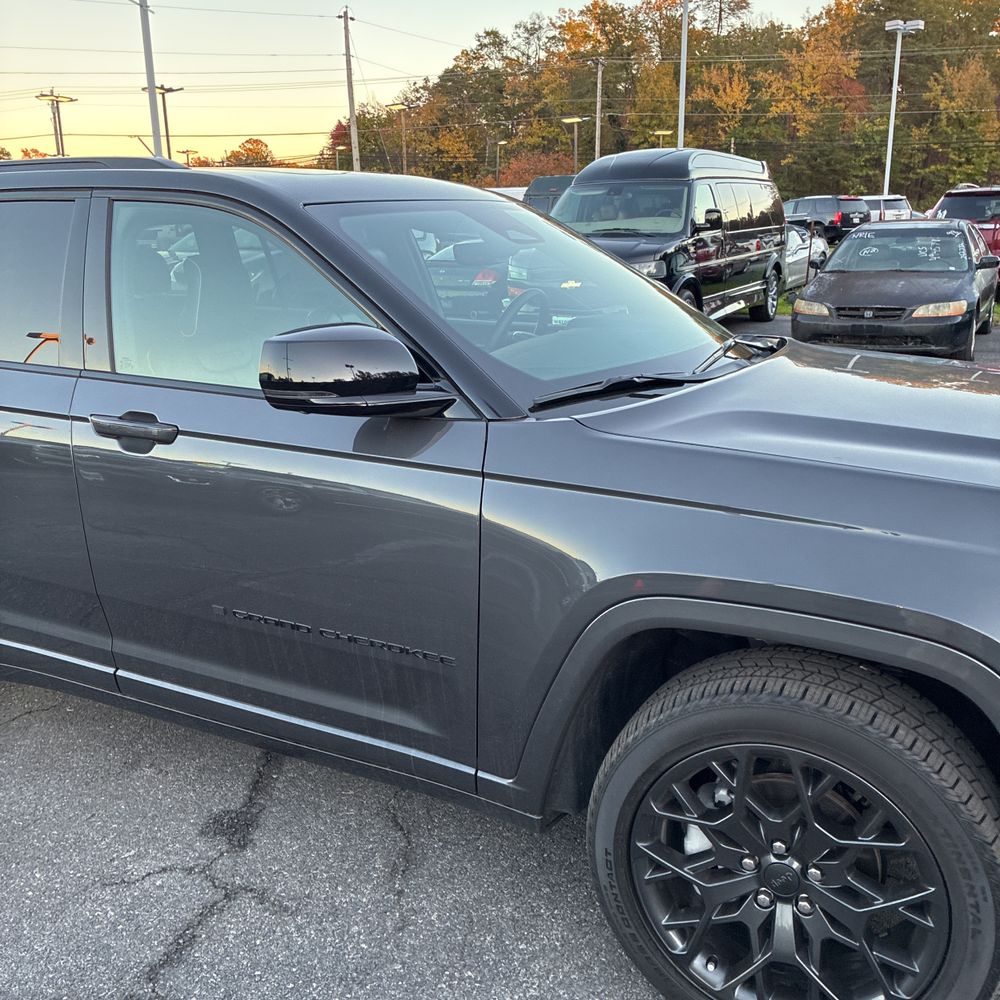 2025 Jeep Grand Cherokee Summit