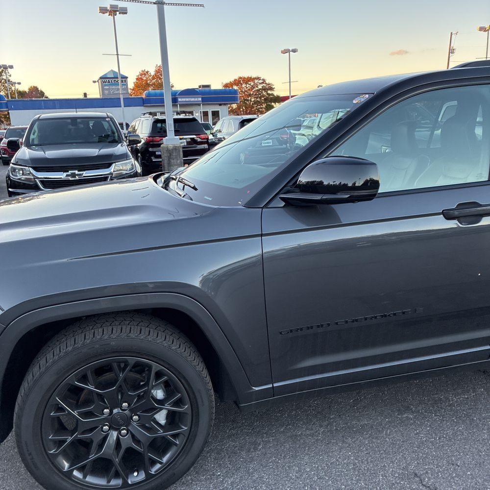 2025 Jeep Grand Cherokee Summit