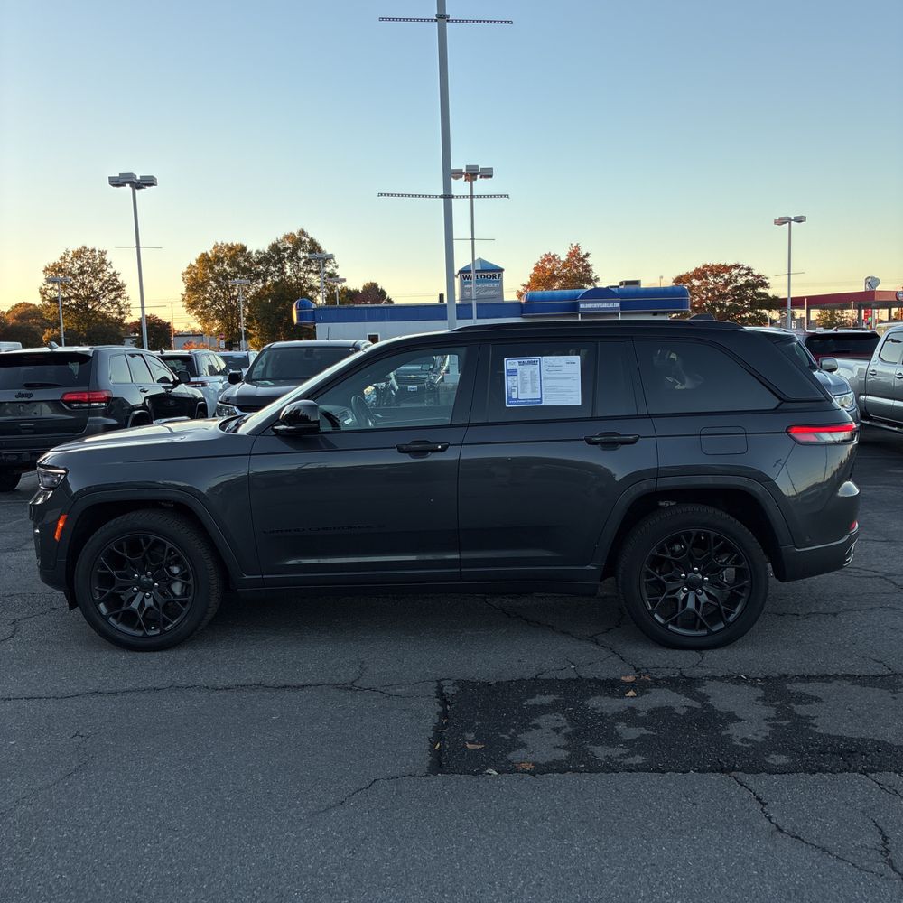 2025 Jeep Grand Cherokee Summit