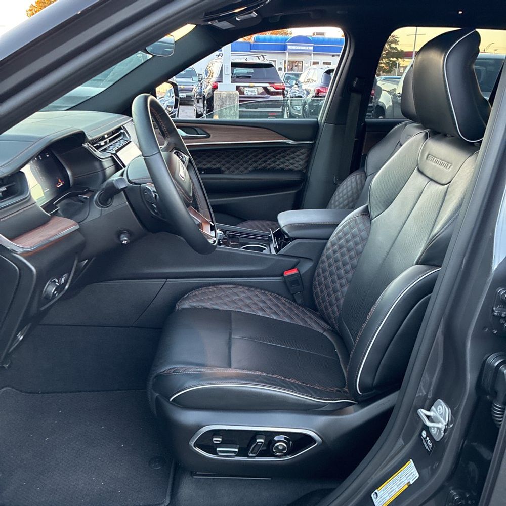 2025 Jeep Grand Cherokee Summit