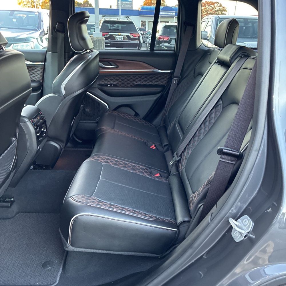 2025 Jeep Grand Cherokee Summit