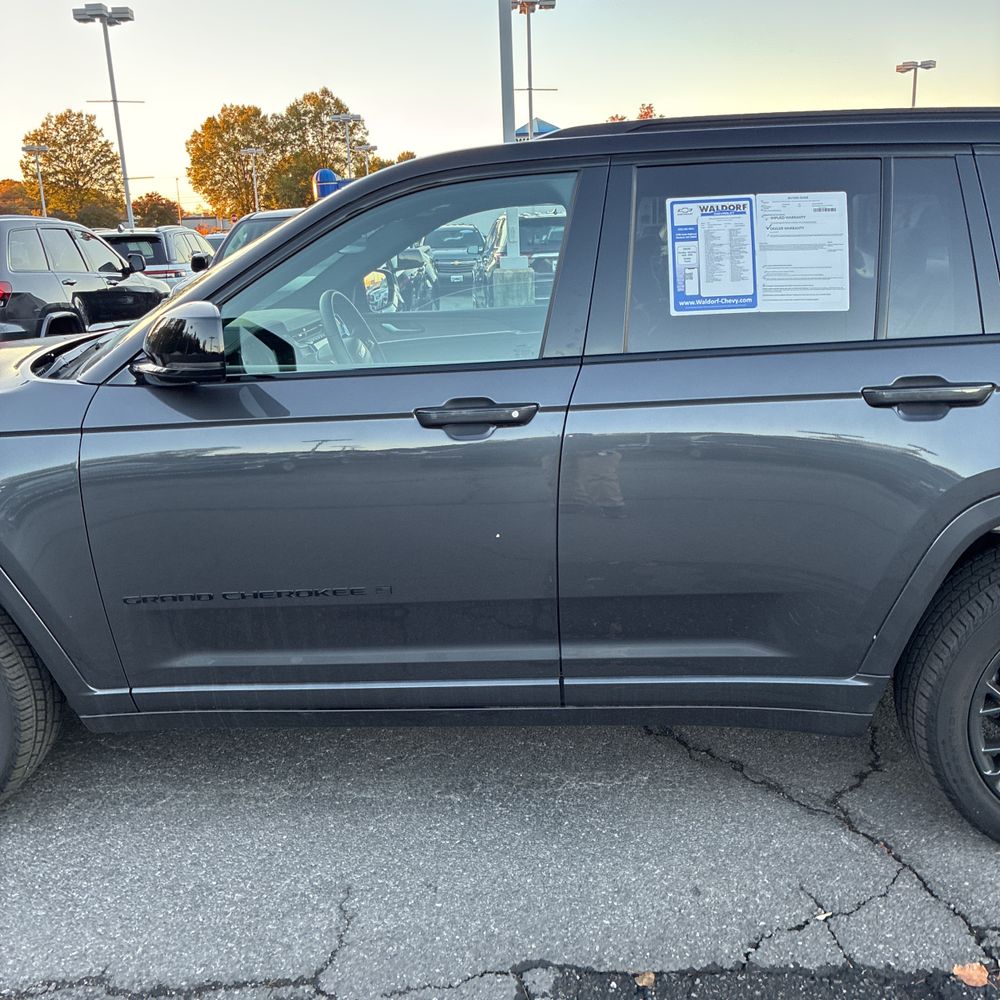 2025 Jeep Grand Cherokee Summit