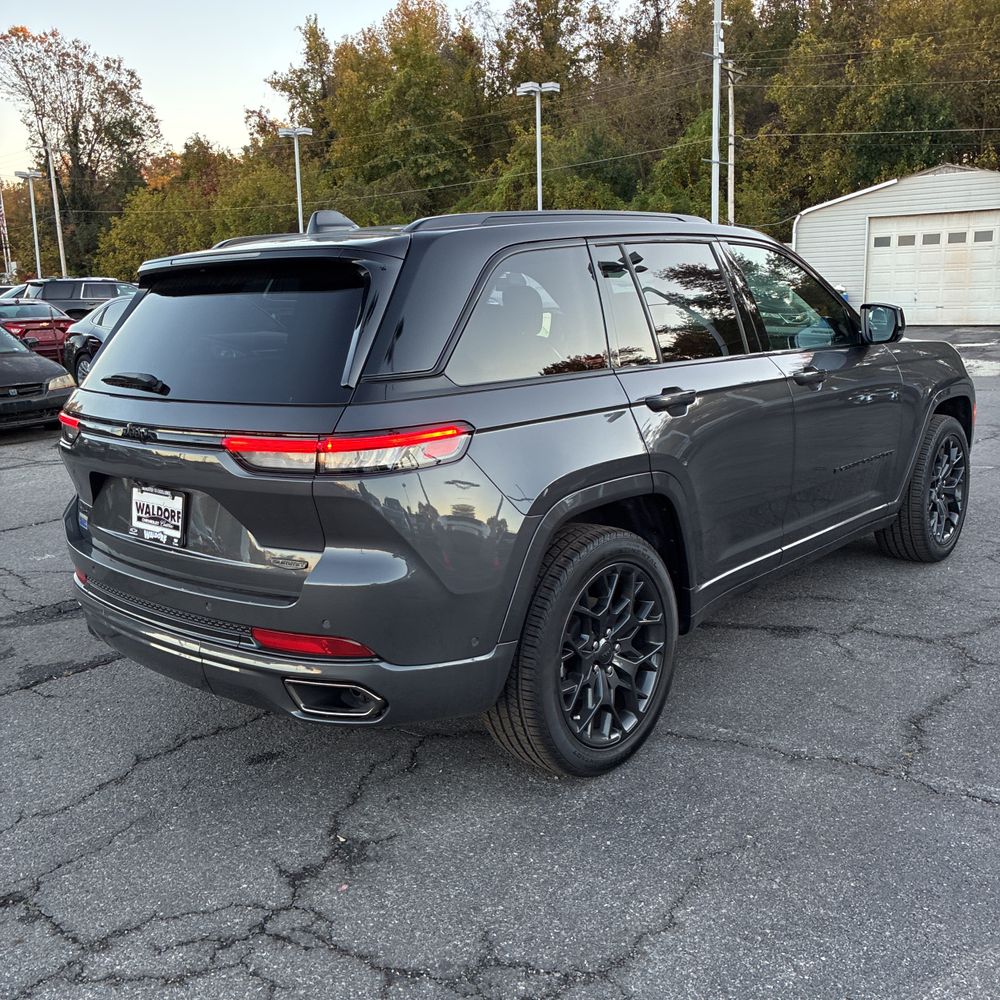 2025 Jeep Grand Cherokee Summit