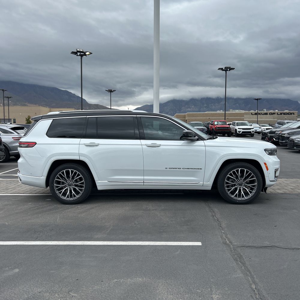 2023 Jeep Grand Cherokee L Summit Reserve