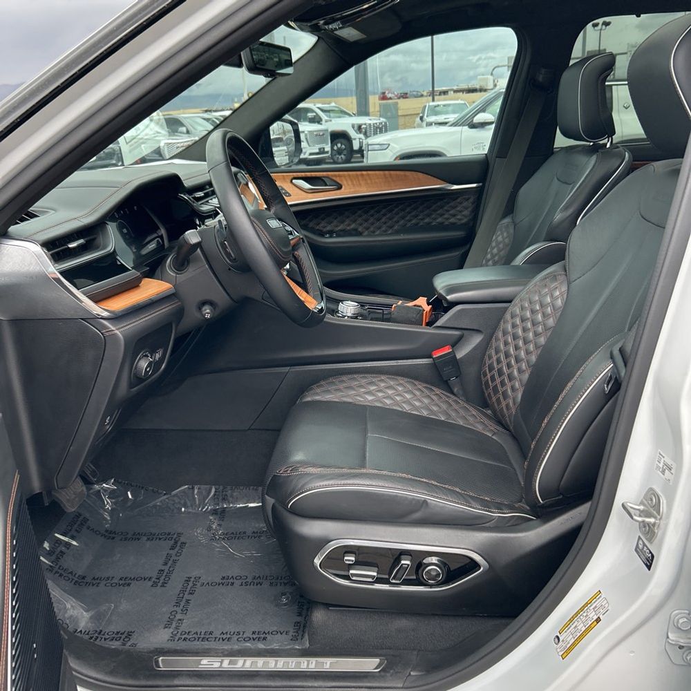 2023 Jeep Grand Cherokee L Summit Reserve