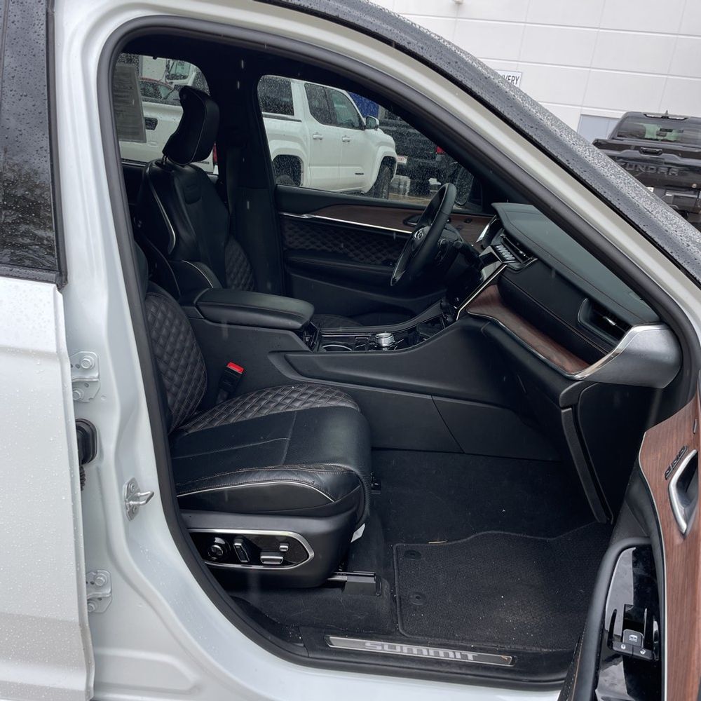 2025 Jeep Grand Cherokee L Summit