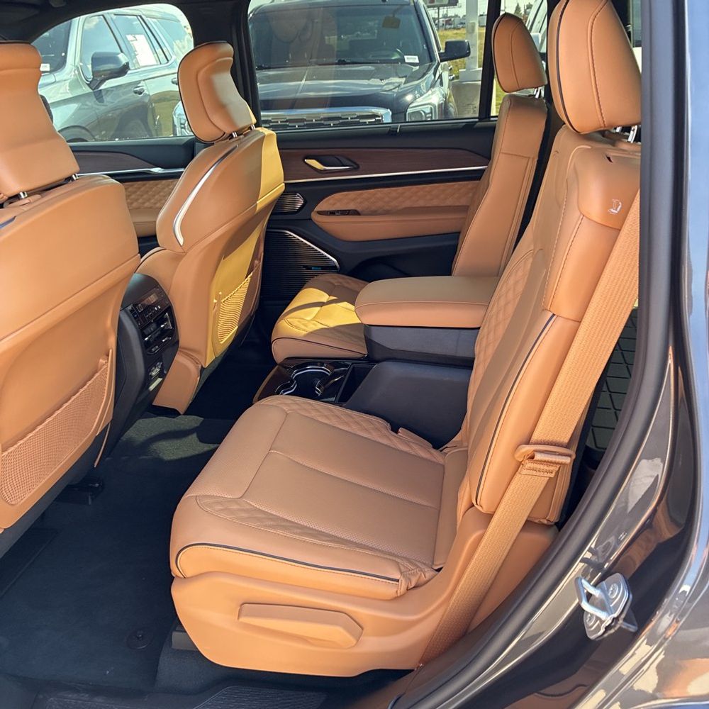 2024 Jeep Grand Cherokee L Summit