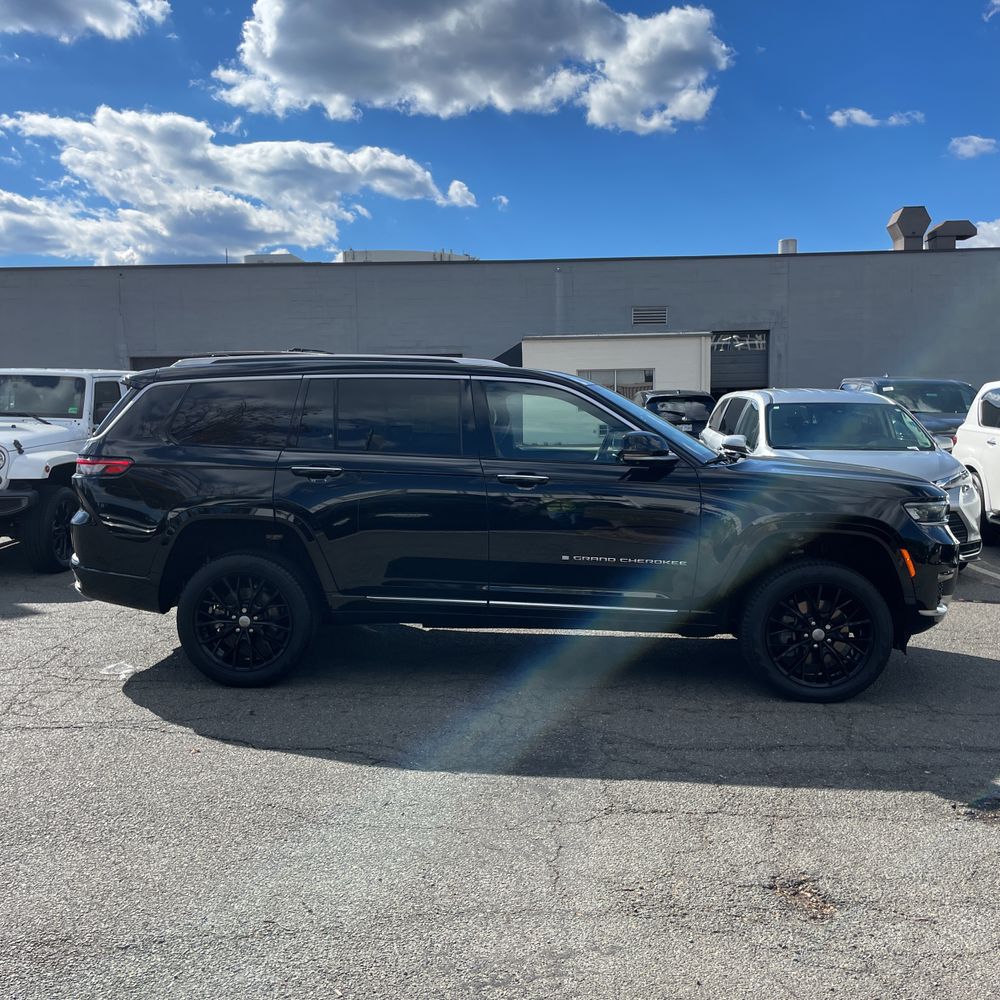 2022 Jeep Grand Cherokee L Summit