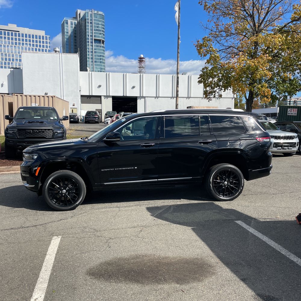 2022 Jeep Grand Cherokee L Summit