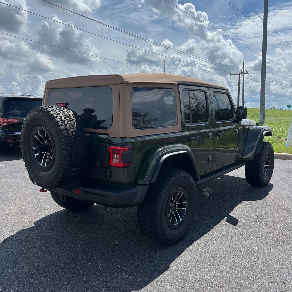 2024 Jeep Wrangler Rubicon X