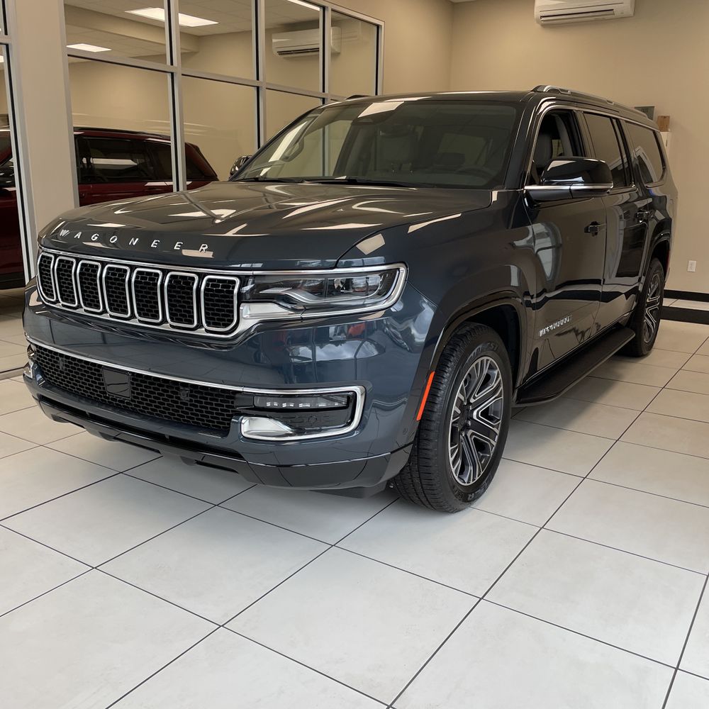 2024 Jeep Wagoneer L Base