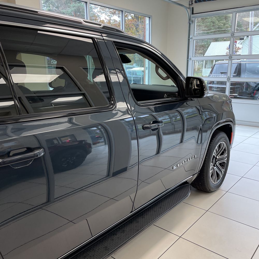 2024 Jeep Wagoneer L Base