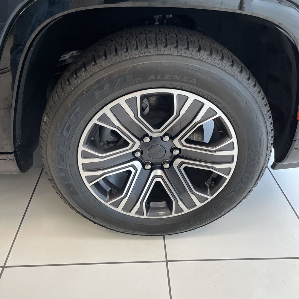 2024 Jeep Wagoneer L Base
