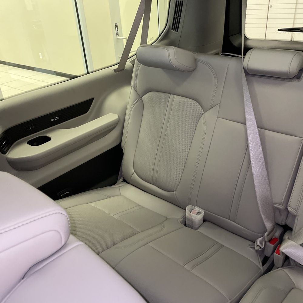 2024 Jeep Wagoneer L Base