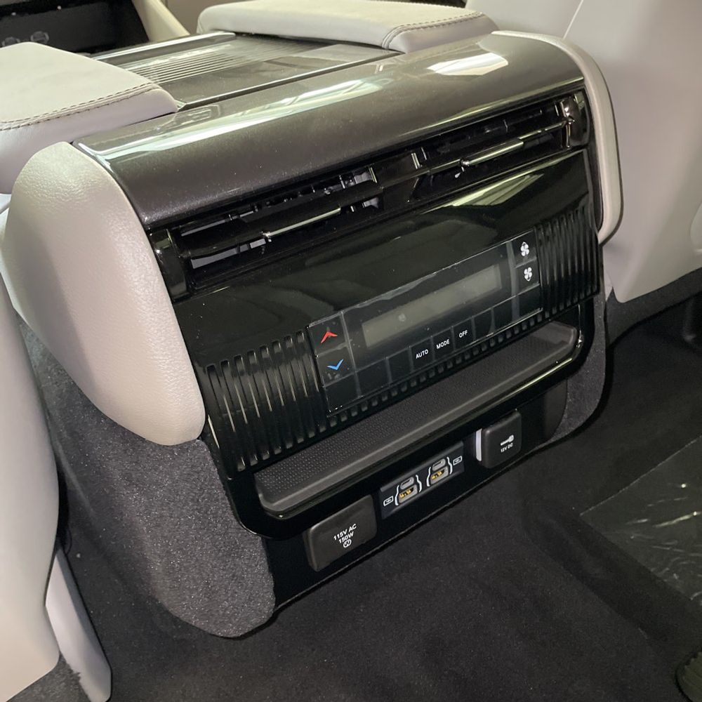 2024 Jeep Wagoneer L Base