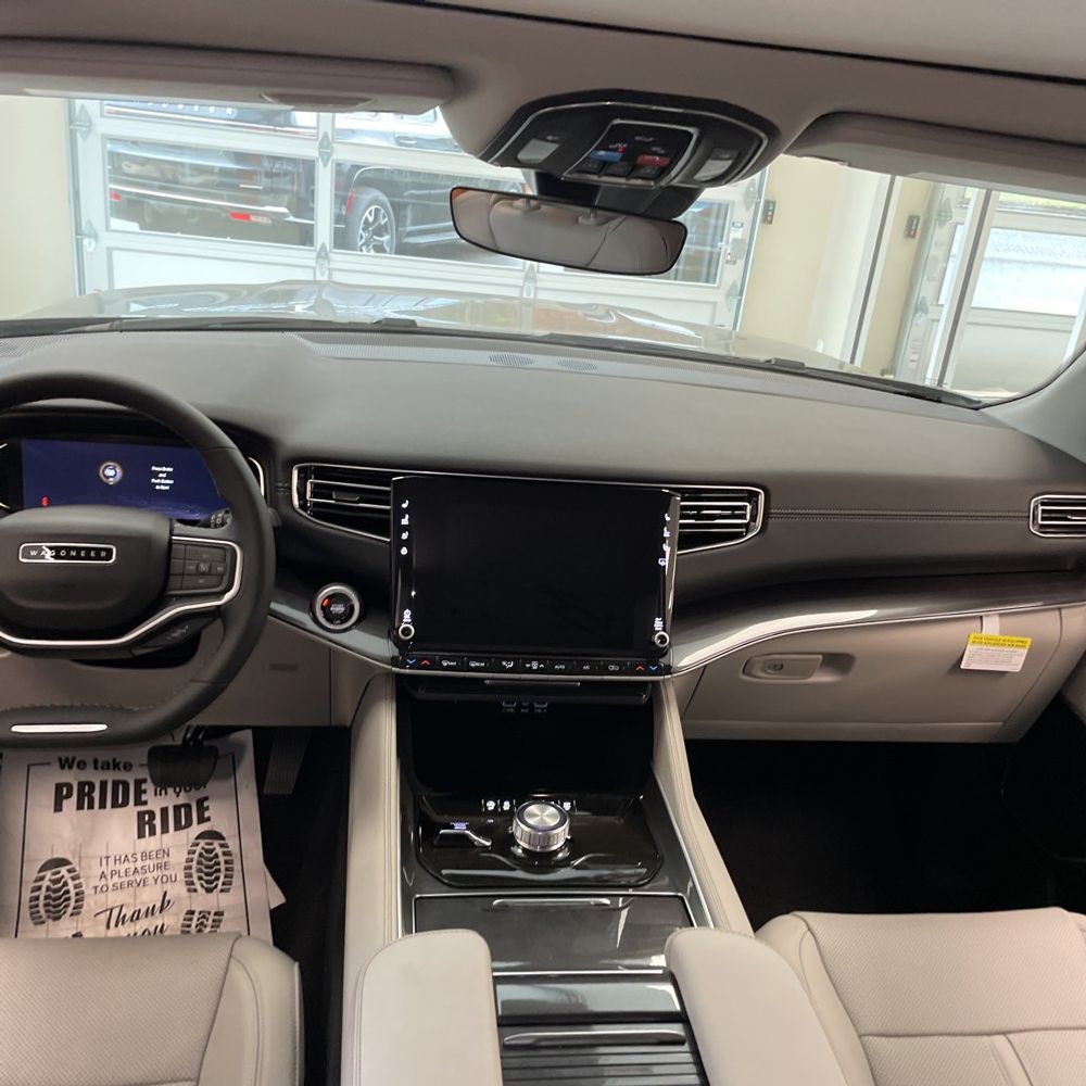 2024 Jeep Wagoneer L Base